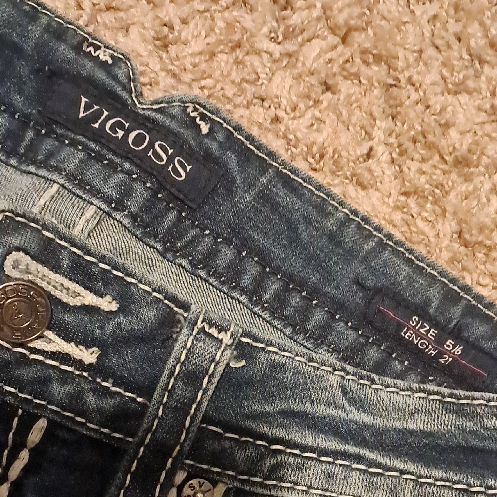 (8) Vigoss Women's Capri Jeans Size 5/6